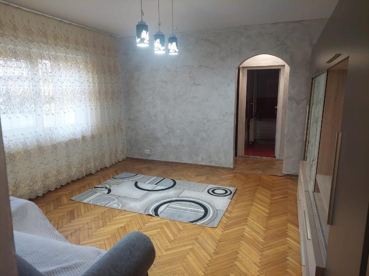 Apartament cu 2 camere decomandat în Aradului