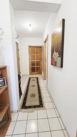 Centrul Civic ,str Toamnei apartament 3 camere cf I dec - 10