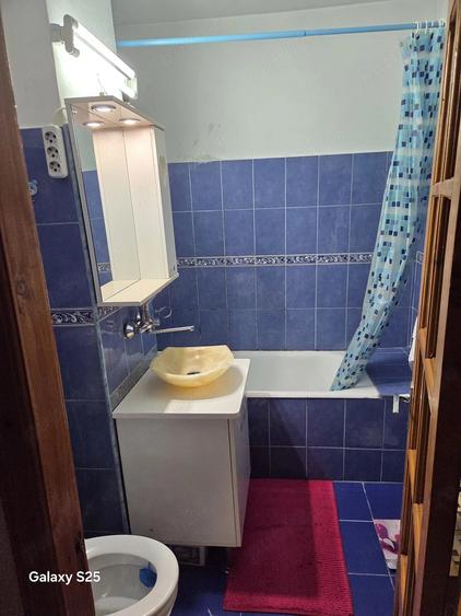 Apartament cu 3 camere decomandat în Republicii