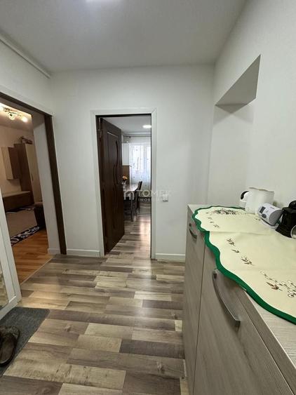 Apartament cu 3 camere decomandat, mobilat în Craiter