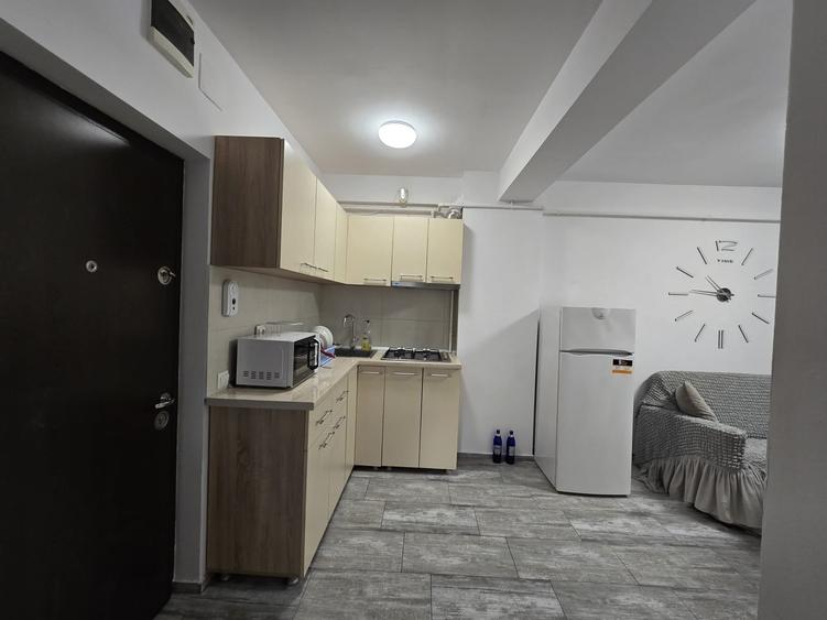 Apartament cu 2 camere semidecomandat, mobilat în Primo