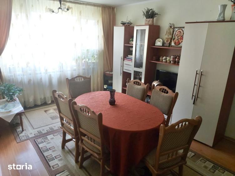 Apartament cu 4 camere semidecomandat în Țiglina 3
