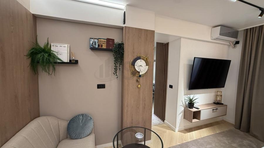 Apartament cu 2 camere decomandat, mobilat în P-ța Romană