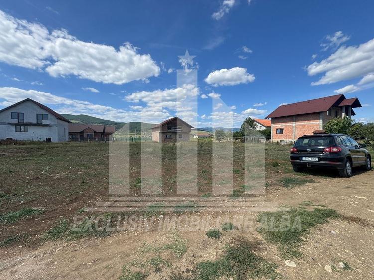Teren Construcții intravilan de 440 mp, în Micești