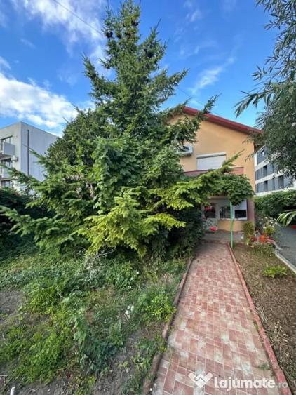 Casă cu 5 camere cu Teren 750 Mp în Central