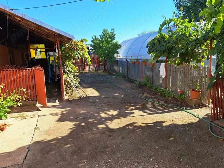 Casa de vanzare in localitatea Costestii din Deal, jud. Dambovi?a - 2