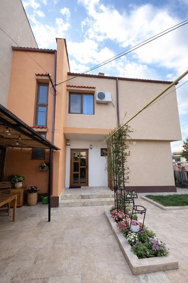 Vila 6 Camere P/1 Zona Faleză Nord - 2