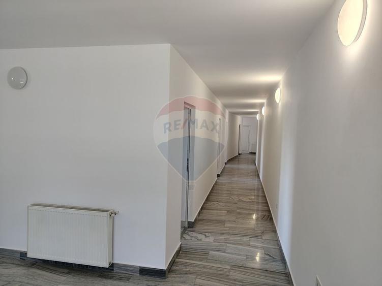 DE ÎNCHIRIAT – Spațiu comercial generos P+2 în zonă Centrală - 8