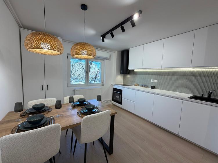 Apartament renovat complet,totul nou,centrala proprie,lângă Bd Unirii - 6