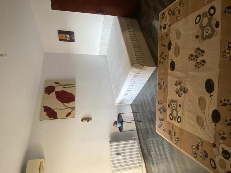 Garsonieră decomandată în Far
