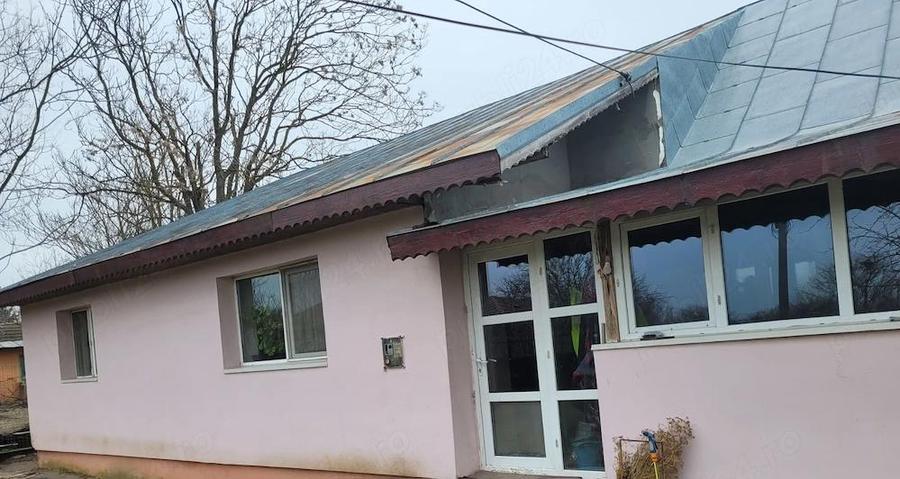 Casa solida ?i primitoare (1500 mp teren, la 60 km de Bucure?ti - 1
