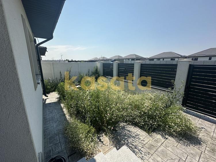 Casă individuală cu 3 camere cu Canalizare în Bâcu