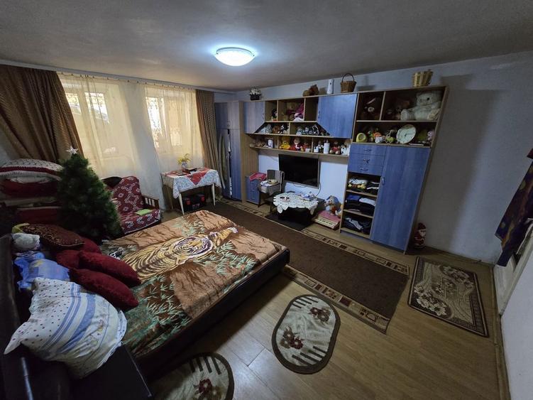 Apartament 3 camere - demisol 90 mp - 12