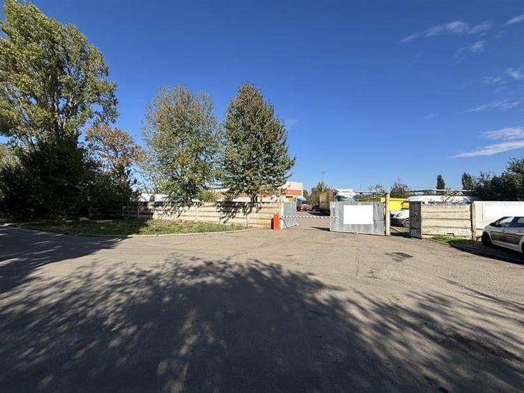 Hala  700 mp - teren 3998 mp - Nufarul - 9