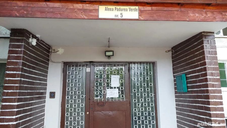 Agent Cristi SRL ofer mica garsoniera de 16 mp., Bloc cu izolatie termica noua, cu geamuri t - 1