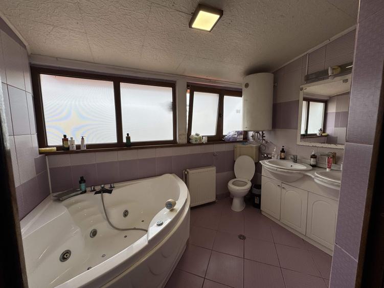 IMOBIL cu 3 cladiri, 14 camere, 6 bai, T= 611 mp, ultracentral,Caracal - 17