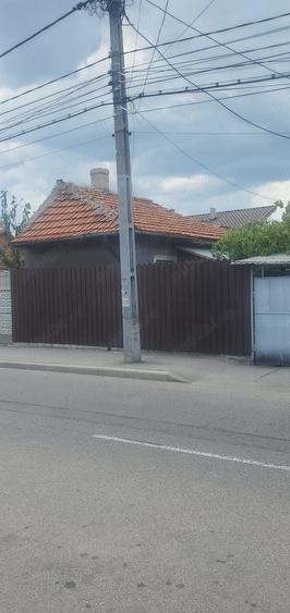 Casa amplasata pe un teren de 280mp cu potential comercial pe str Orly - 3