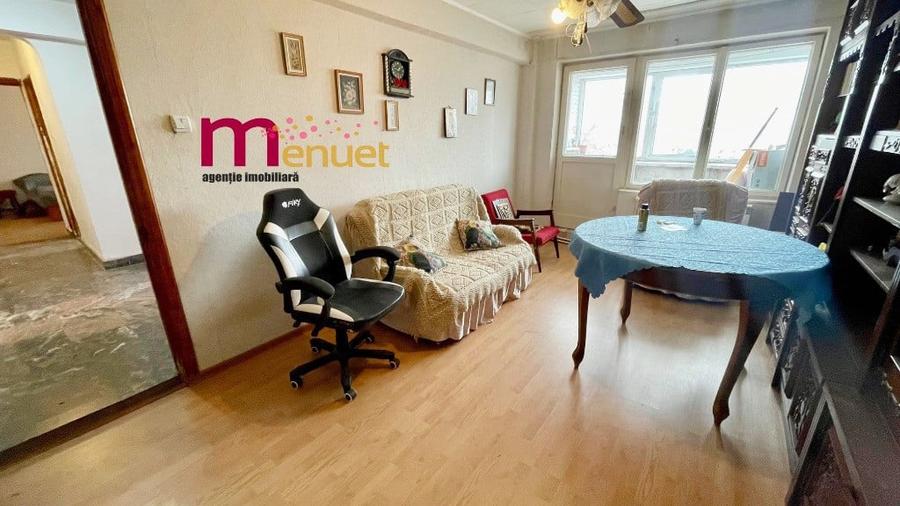 Apartament cu 3 camere decomandat în Spitalului
