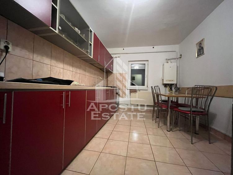 Apartament cu 3 camere, decomandat, 2 bai, zona Soarelui - 6