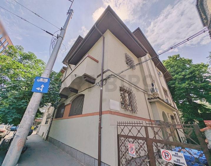 Zero comision, 120mp birou elegant in vila eclectica, Polona - Tunari - 13