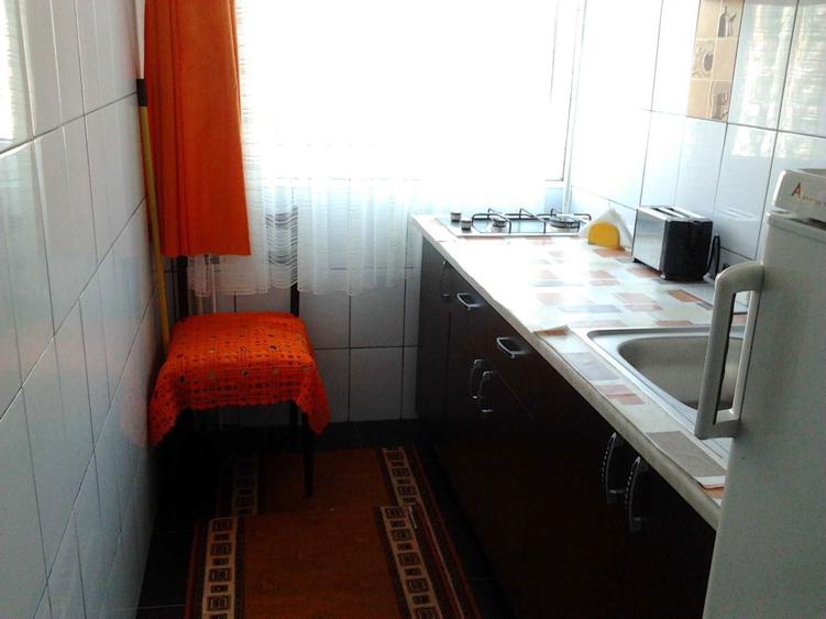 Inchiriere apartament 2 camere Razboieni - linga Politie - 6