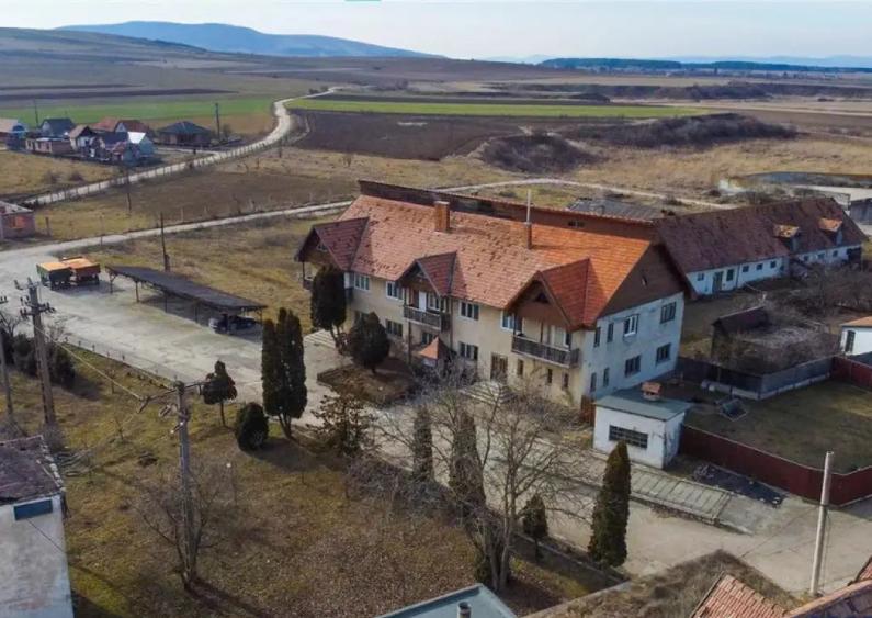 FILM! Complex agrozootehnic cu traditie, echipat,pretios pot - 5