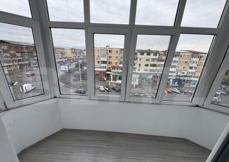 Garsoniera 30 mp, zona 9 Mai - 3