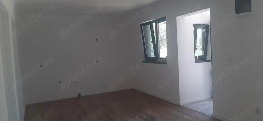 Vand Casa an Gri cu Gradina - 9