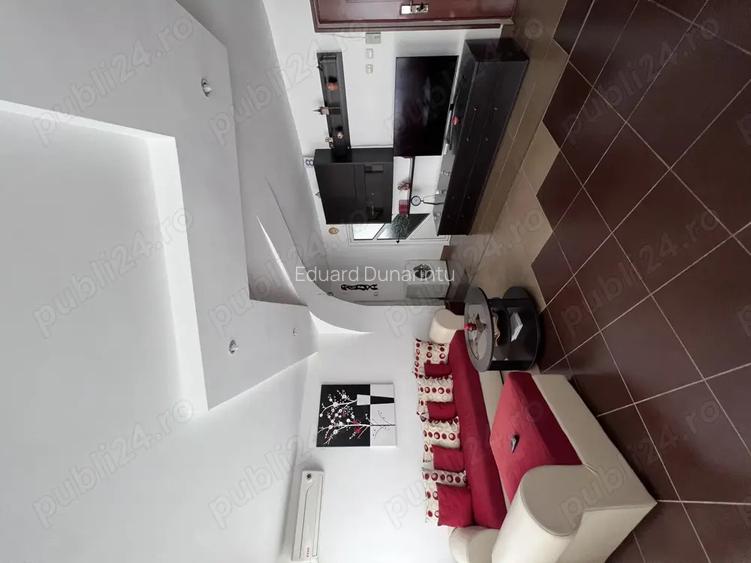 Vand apartament 3 camere