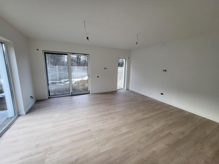 Comision 0%. Langa Iulius Mall. Zid despartitor dublu. Finisaje premium - 3