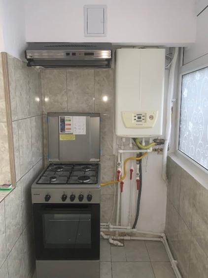 Închiriez garsonieră confort l decomandată zona centrală (lângă școala Sf.Andrei - 4