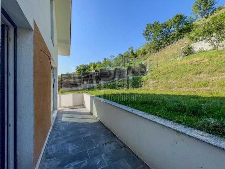 Casa 4 camere de vanzare in Sat Tauti, Tauti - 1