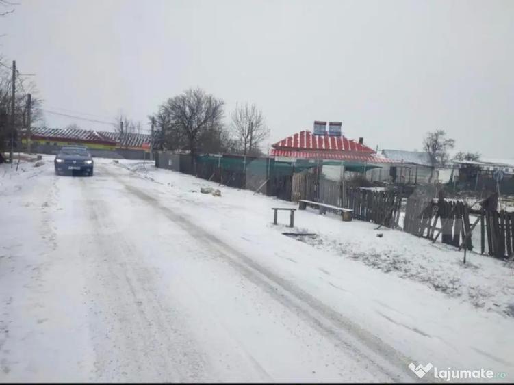 Ocazie investitie! Teren intravilan cu acces stradal, Petre - 1