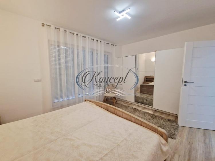 Casă cu 4 camere semidecomandat cu Canalizare în Dâmbul Rotund