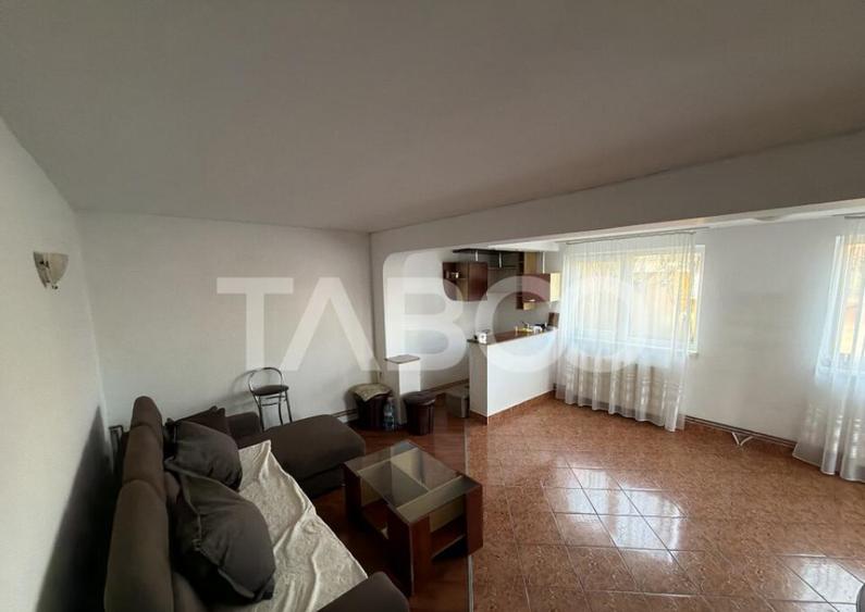 Casa de vanzare 4 camere 160 mpu teren liber 146 m zona Cet - 8