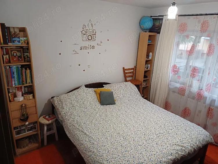 Apartament 3 camere zona foarte buna Scriitorilor doua apartamente pe palier bloc 4 etaje - 8