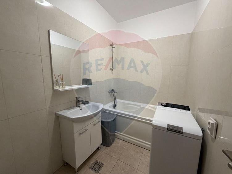 Apartament cu 3 camere de închiriat în zona Valea Rosie - 10
