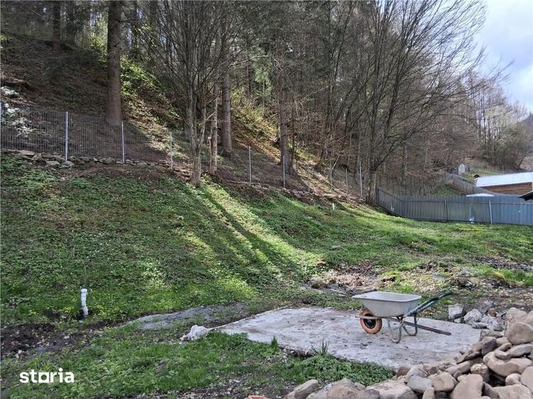 Casa din lemn si teren intravilan, Izvorul Muntelui, Neamt - 5