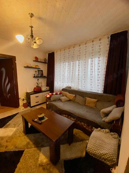 Vand apartament 3 camere Vand apartament 3 camere
