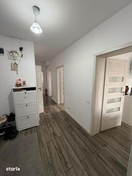 Apartament cu 3 camere decomandat în Văcăresti