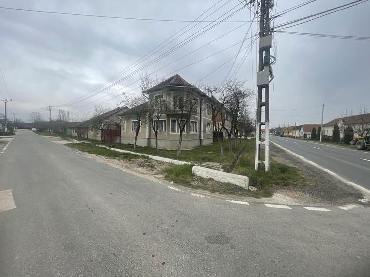 Casa de vanzare la drumul national, 2 pozitii, 2 CF-uri - 6