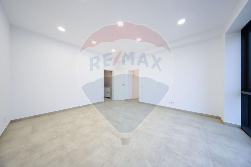 Constructie comerciala P+2 functiuni mixte  - str. Iuliu Maniu - 10