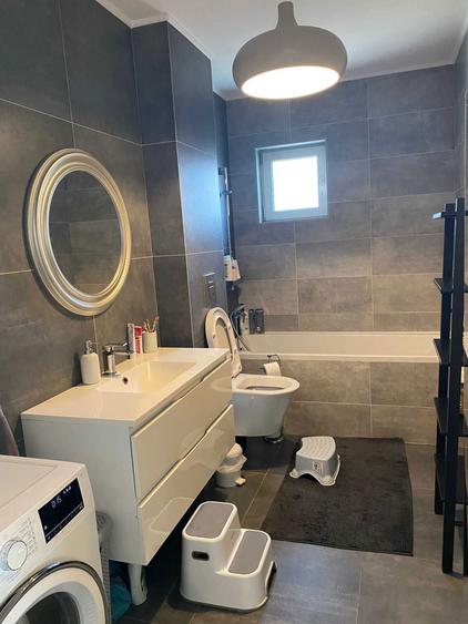 Apartament 4 camere de vanzare - Zona Vivo - 2