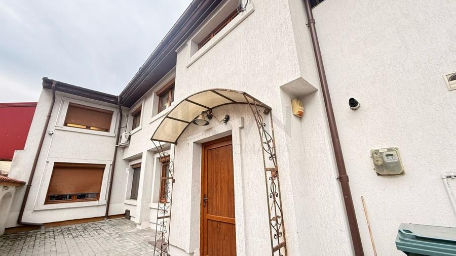 REV0008272 Vila l Domenii l panouri fotovoltaice - 1