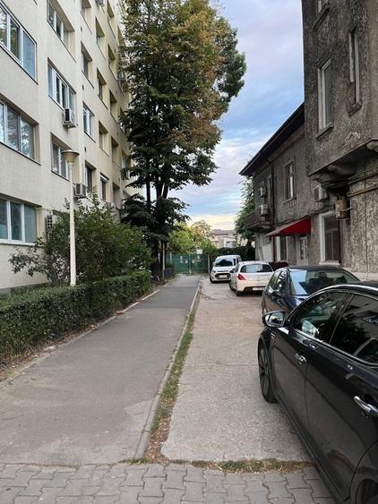 Teren intravilan sector 1 de vanzare,Calea Grivitei - 5