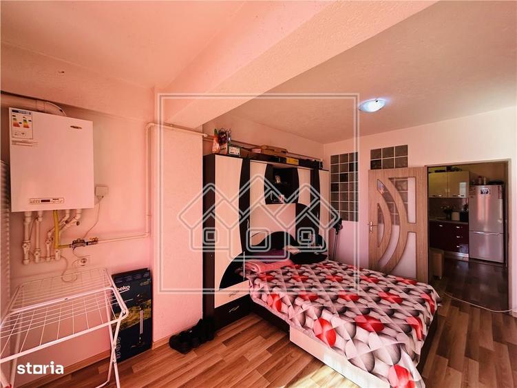 Ap cu 2 camere, la cheie, balcon - etaj intermediar - 5