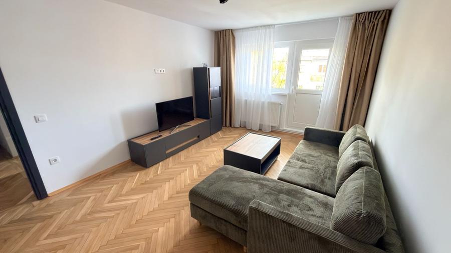 Apartament cu 3 camere în Calea Dumbrăvii