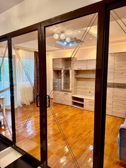 Apartament cu 2 camere decomandat, mobilat în Central