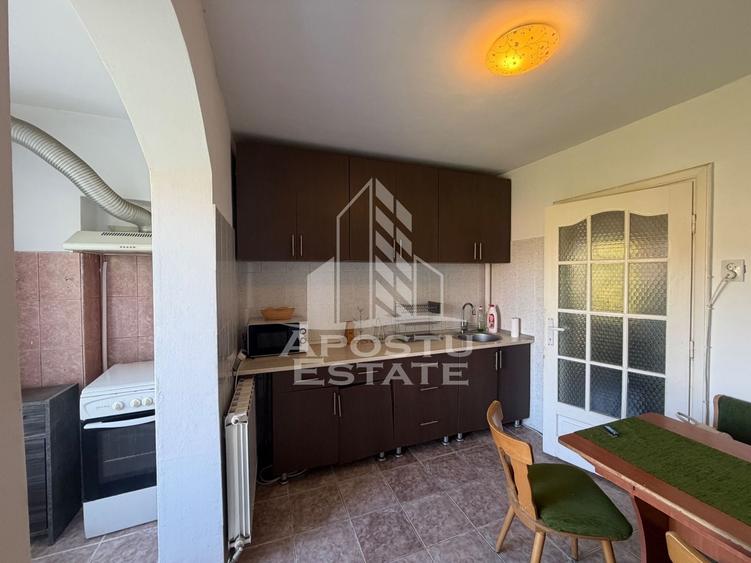 Apartament cu 2 camere decomandat, mobilat în Lipovei