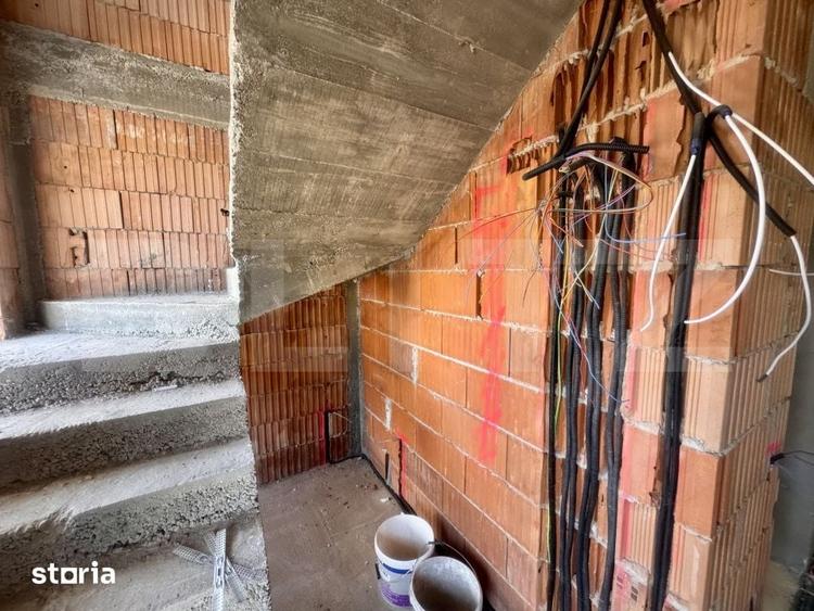 Casă cu 4 camere cu Teren 200 Mp în Malu Mare